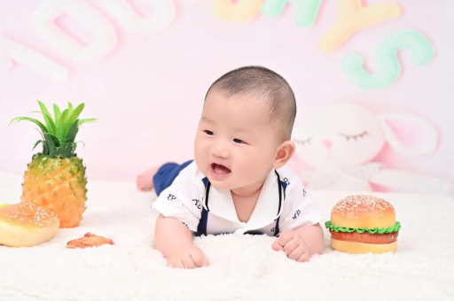 肇州宝宝在妈妈肚子里
